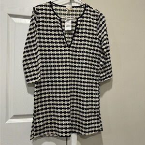 J. Crew Black & White Diamond Checkered 3/4 Sleeve V-neck
Shirt Size XXS